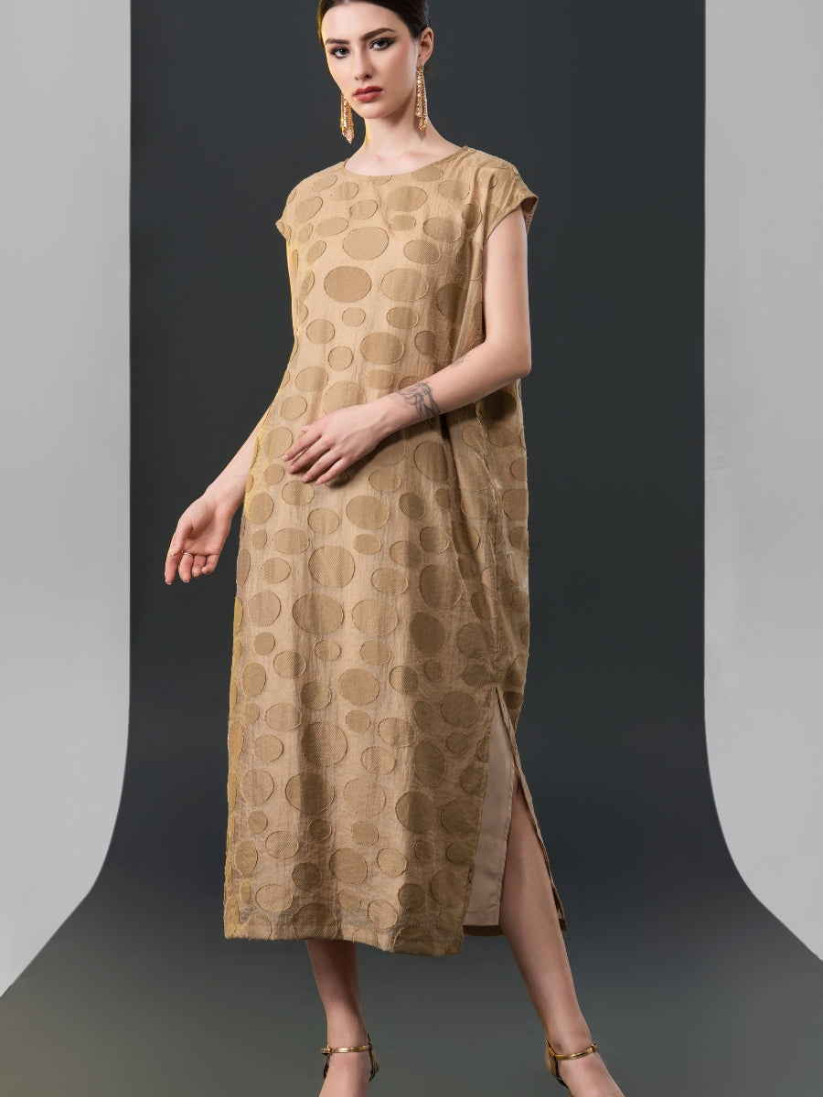Chic Brown Sleeveless Maxi Dress with Polka Dot Texture - Image 16