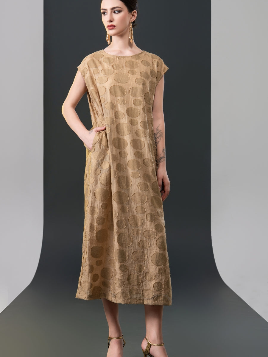 Chic Brown Sleeveless Maxi Dress with Polka Dot Texture - Image 18