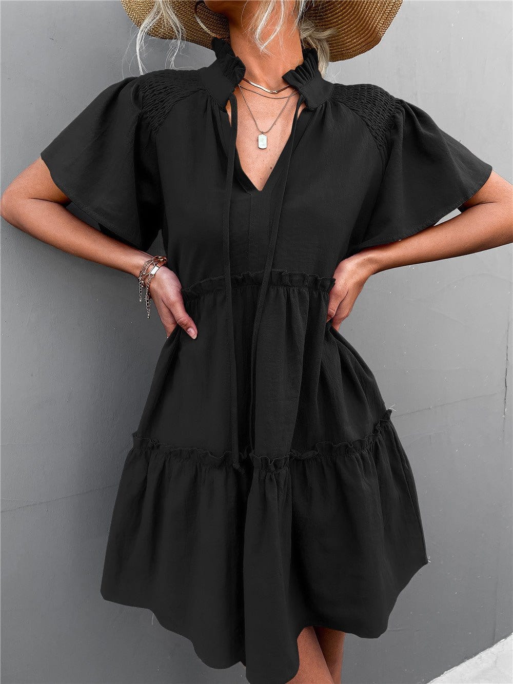 Stylish Pleated V-Neck Dress with Belt and Short Sleeves - Image 3