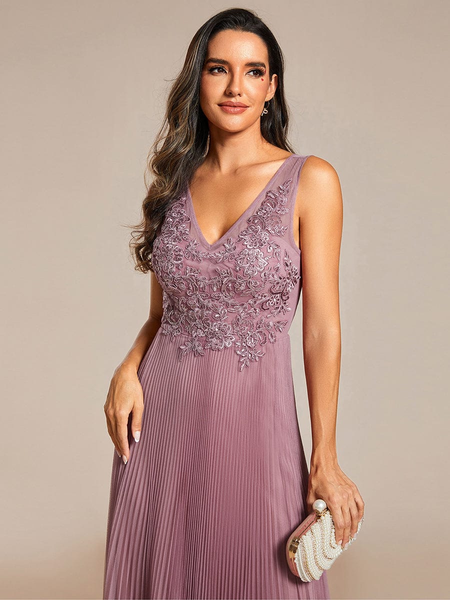 Elegant V-Neck Sleeveless Wholesale Evening Gown with Applique Detail - Image 18