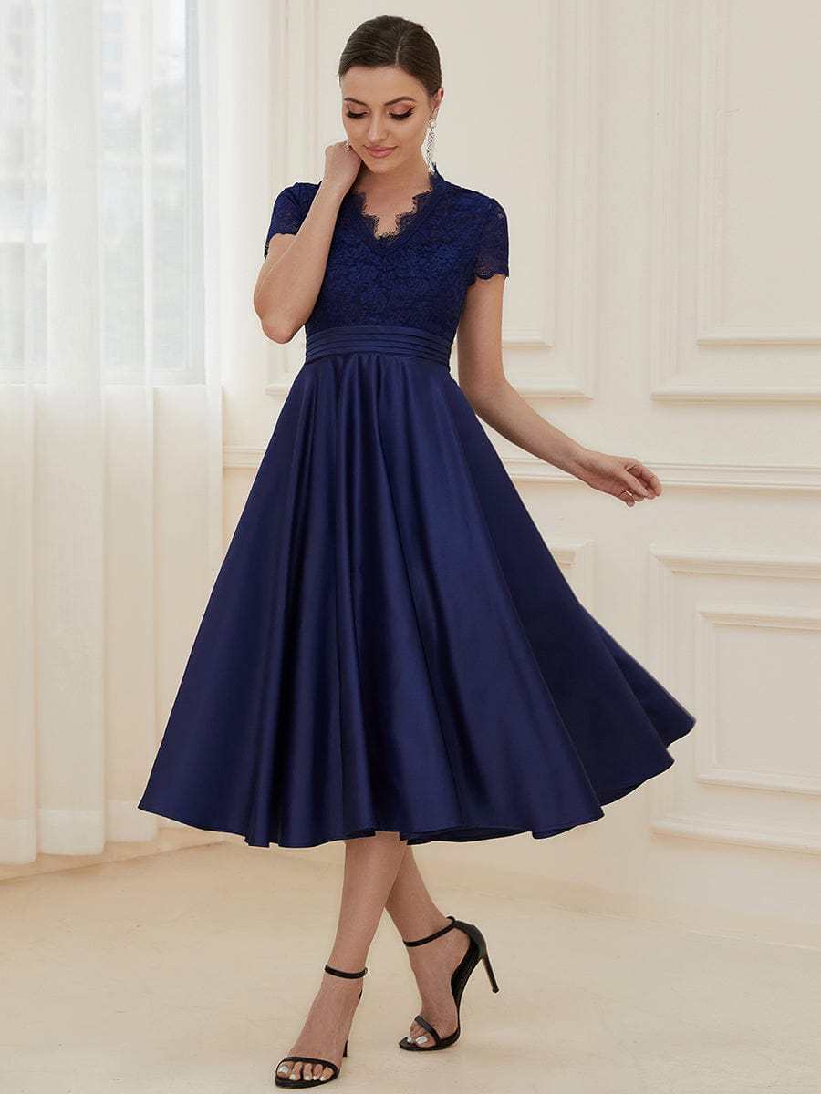 Stylish Knee-Length Women's Cocktail Dress with Short Sleeves - Image 8