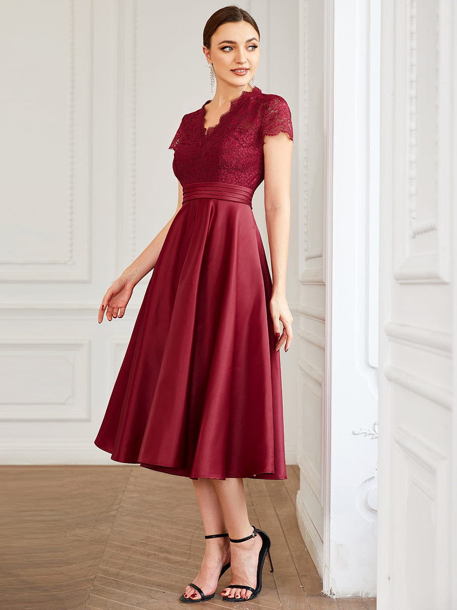 Stylish Knee-Length Women's Cocktail Dress with Short Sleeves - Image 13