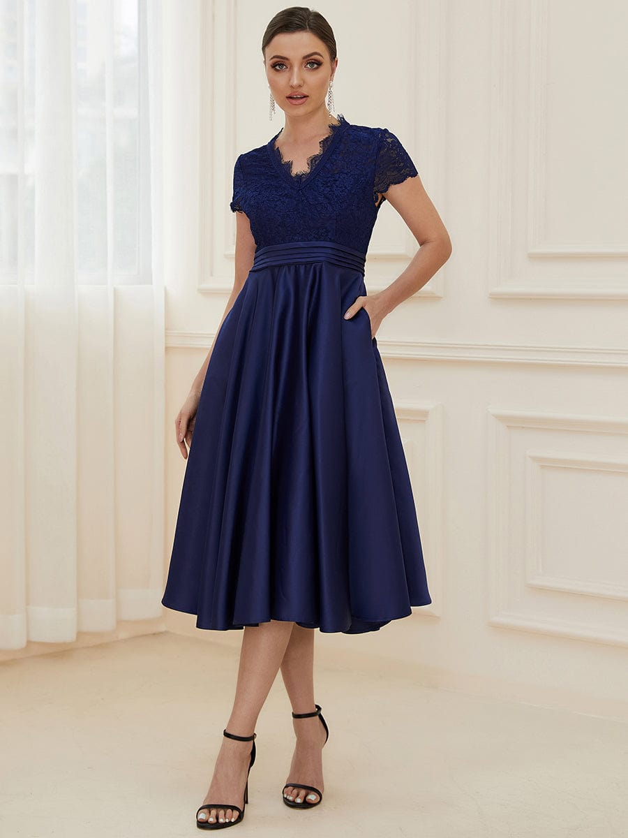 Stylish Knee-Length Women's Cocktail Dress with Short Sleeves - Image 6
