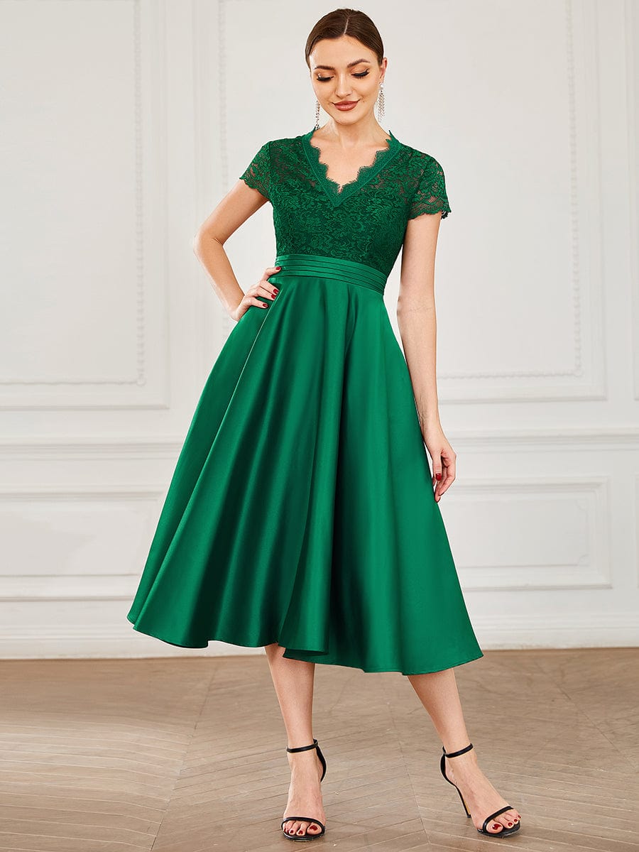 Stylish Knee-Length Women's Cocktail Dress with Short Sleeves - Image 16